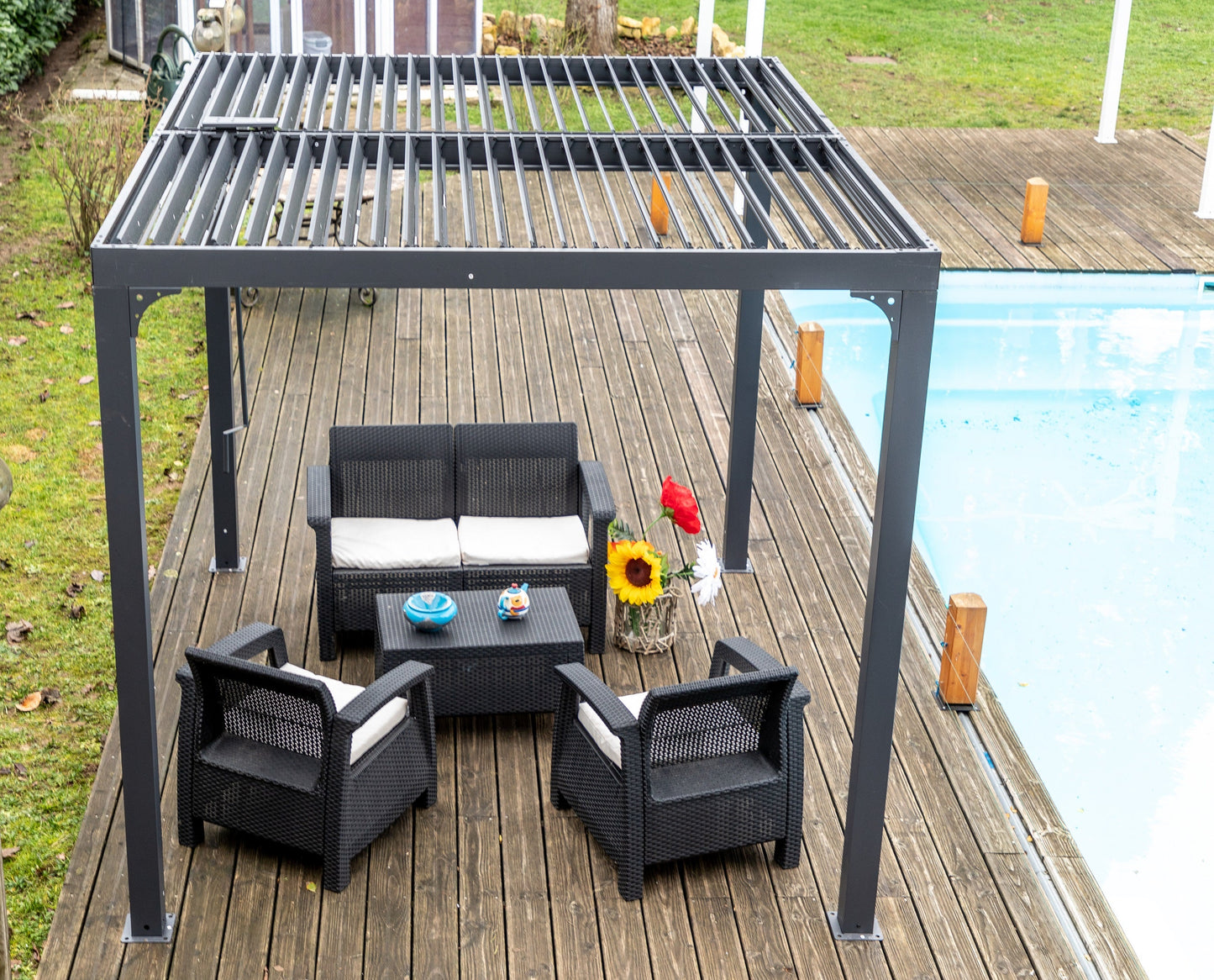 Pergola Bioclimatica In Alluminio Apertura Manuale Ripara Sole Pioggia 240x300cm Foresta