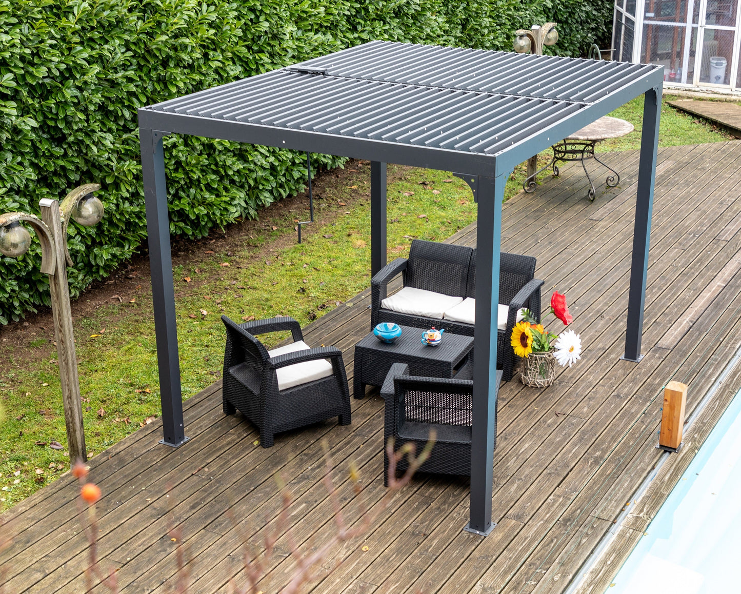 Pergola Bioclimatica In Alluminio Apertura Manuale Ripara Sole Pioggia 240x300cm Foresta