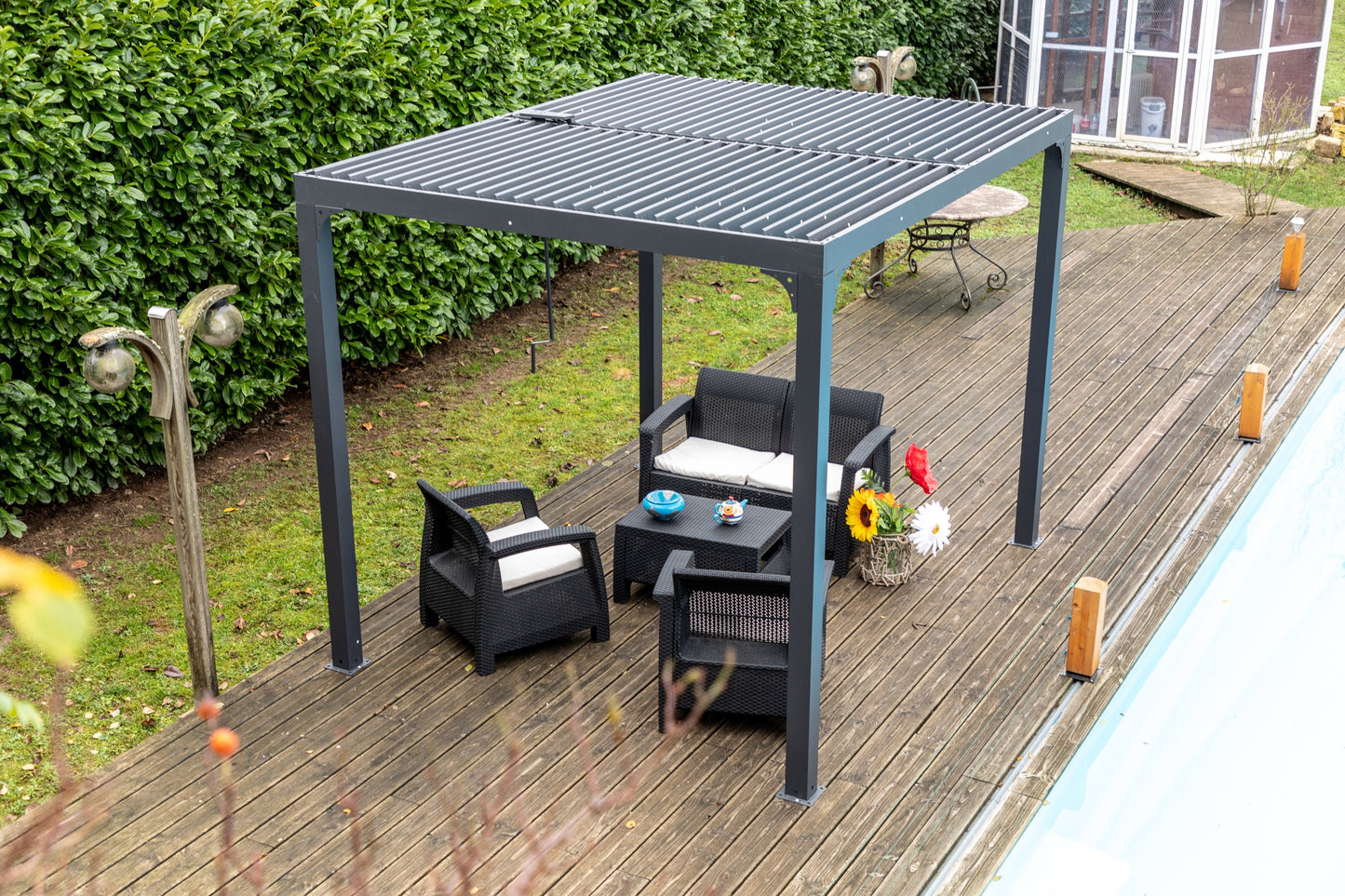 Pergola Bioclimatica In Alluminio Apertura Manuale Ripara Sole Pioggia 240x300cm Foresta