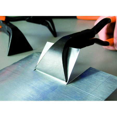 Pinza con becco largo 60 mm EDMA curvo di 45 gradi ottimo per piegare lamiere Professionale Edma